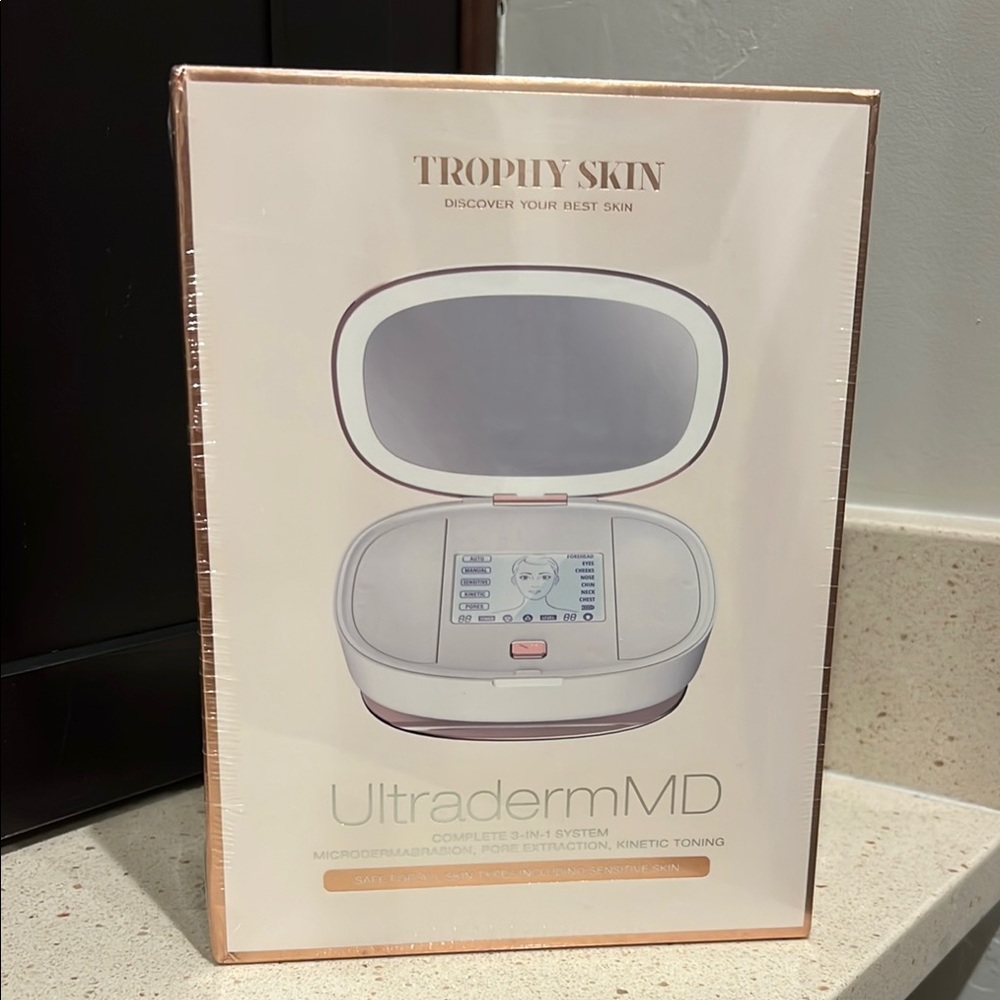 NIB UltradermMD Trophy Skin